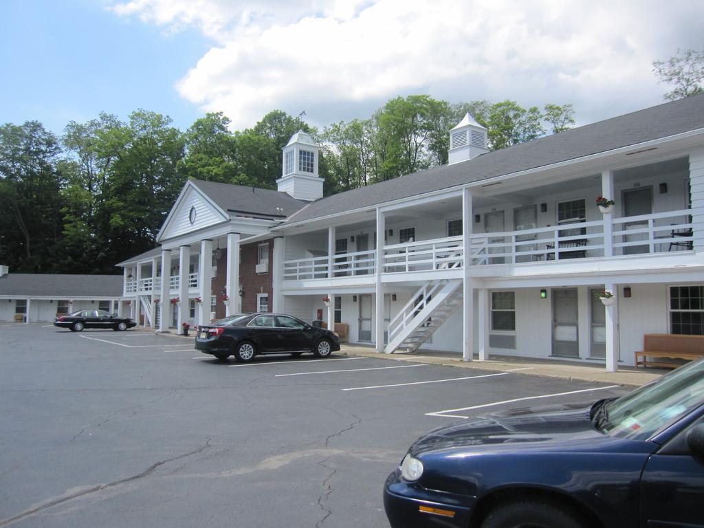 Colony Motel Jamestown Exterior foto